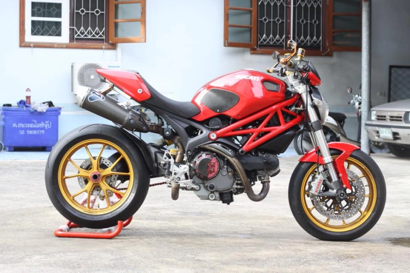 Ducati monster 796 nâng cấp đầy nổi bật trên đất thái - 11