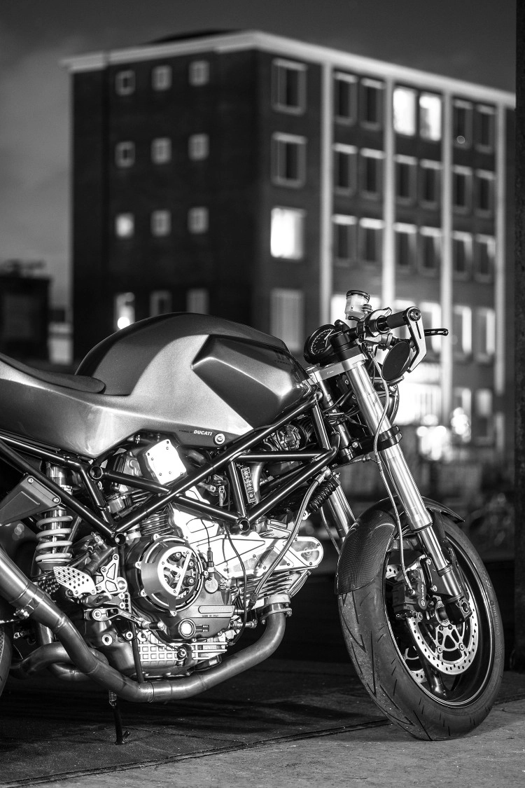 Ducati monster 900ie cafe racer đậm chất chơi từ tay độ maarten timmer - 4