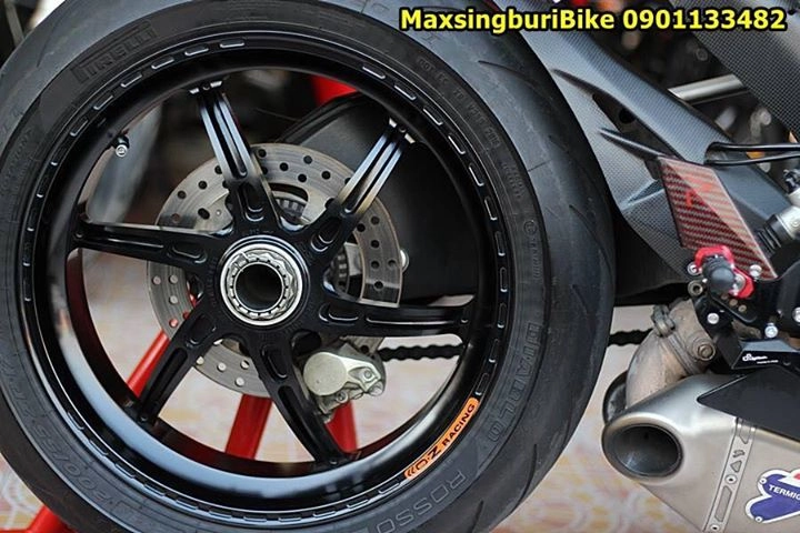 Ducati panigale 899 bản độ đậm chất chơi bên bộ cánh redbull - 6