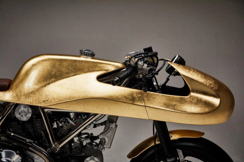 Ducati scrambler vẻ đẹp thăng hoa từ công nghệ dát vàng - 5