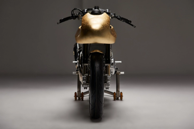 Ducati scrambler vẻ đẹp thăng hoa từ công nghệ dát vàng - 7