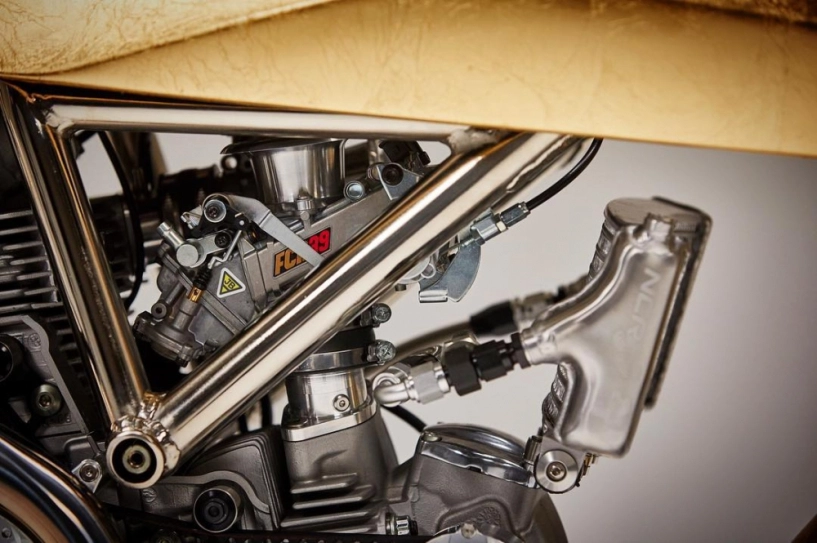 Ducati scrambler vẻ đẹp thăng hoa từ công nghệ dát vàng - 10
