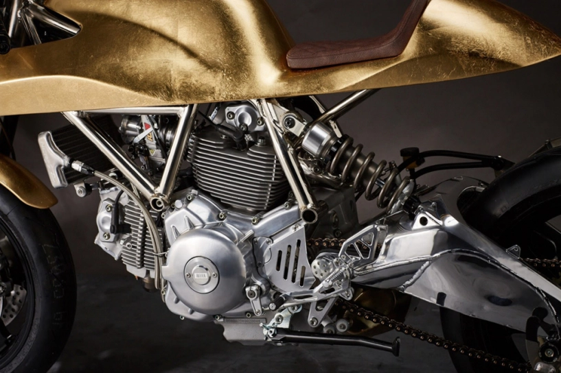 Ducati scrambler vẻ đẹp thăng hoa từ công nghệ dát vàng - 13