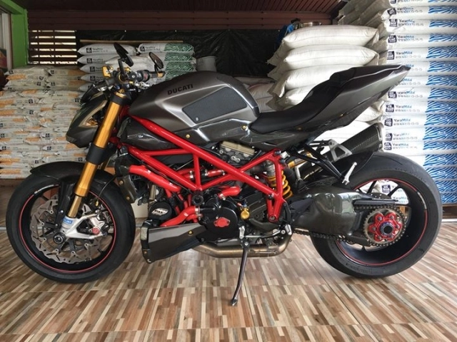 Ducati streetfighter 1100s phê cùng gã du côn đường phố sau loạt nâng cấp - 1