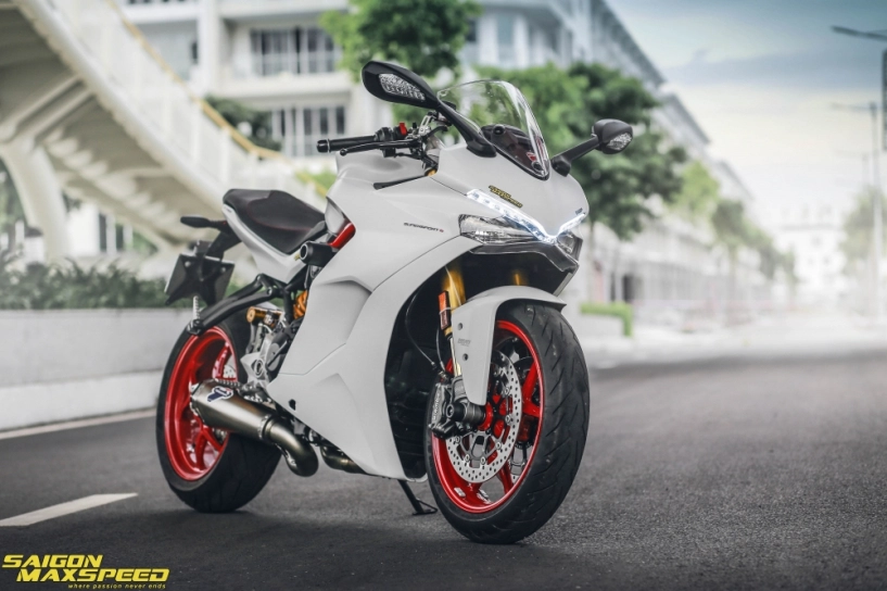 Ducati supersport s siêu phẩm mô tô đường phố độ nhẹ nhàng với tone màu trắng tinh khôi - 2