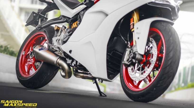 Ducati supersport s siêu phẩm mô tô đường phố độ nhẹ nhàng với tone màu trắng tinh khôi - 3