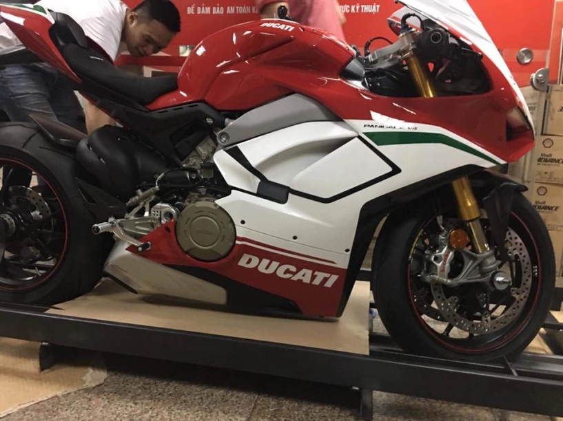 Ducati v4 speciale đầu tiên cập bến về việt nam - 3