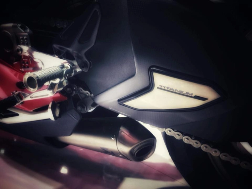 Ducati v4 speciale đầu tiên cập bến về việt nam - 5