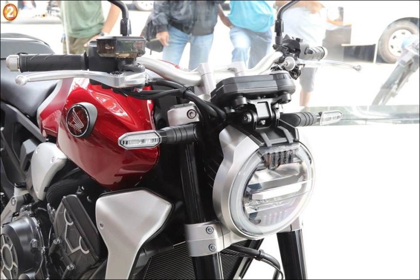 Honda cb1000r 2018 có giá 468 triệu vnd tại showroom honda moto việt nam - 2