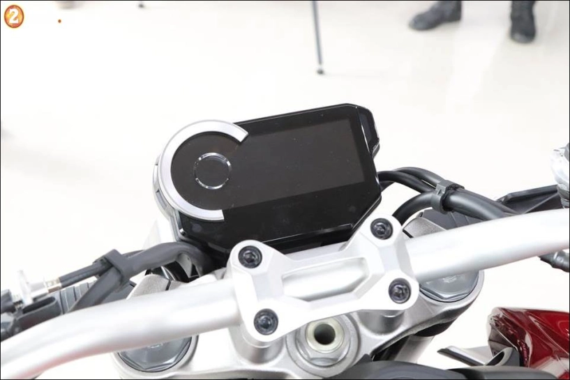 Honda cb1000r 2018 có giá 468 triệu vnd tại showroom honda moto việt nam - 4