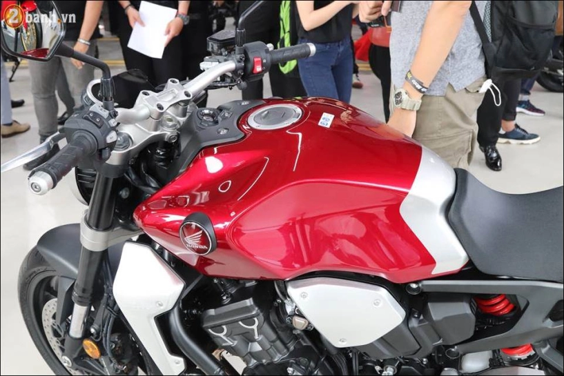 Honda cb1000r 2018 có giá 468 triệu vnd tại showroom honda moto việt nam - 6