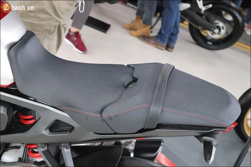 Honda cb1000r 2018 có giá 468 triệu vnd tại showroom honda moto việt nam - 7