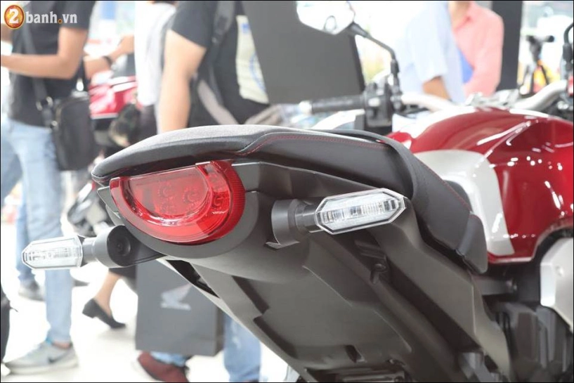 Honda cb1000r 2018 có giá 468 triệu vnd tại showroom honda moto việt nam - 8