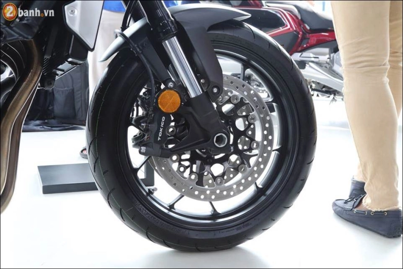 Honda cb1000r 2018 có giá 468 triệu vnd tại showroom honda moto việt nam - 9