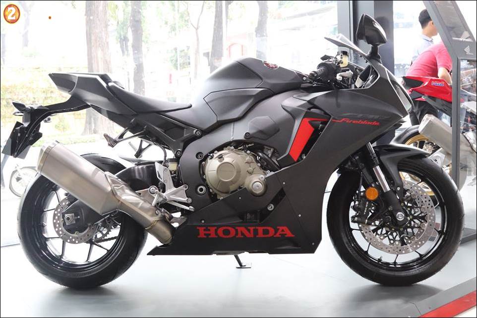 Honda cbr1000rr fireblade 2018 giá 560 triệu vnd tại showroom honda moto việt nam - 1