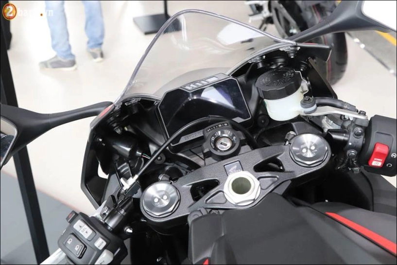 Honda cbr1000rr fireblade 2018 giá 560 triệu vnd tại showroom honda moto việt nam - 4