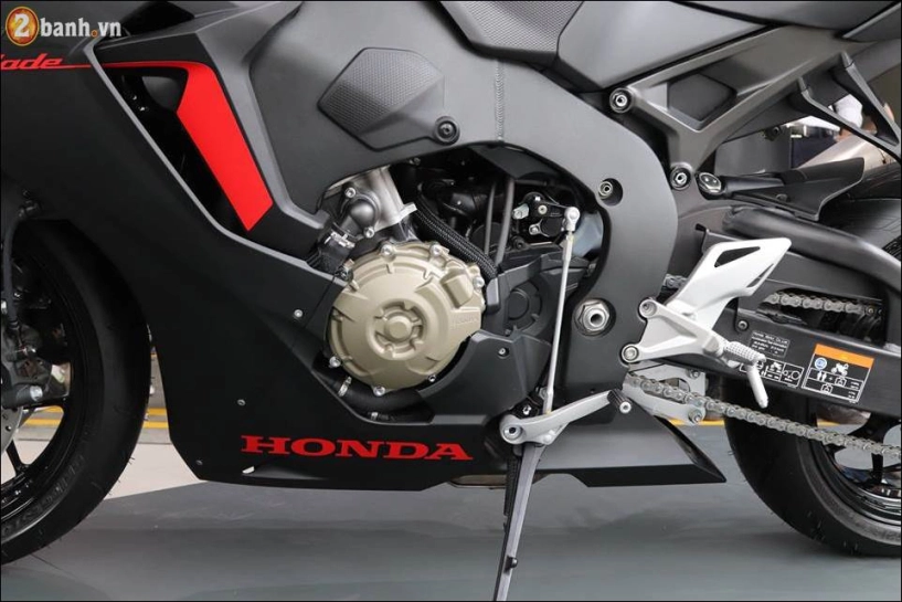 Honda cbr1000rr fireblade 2018 giá 560 triệu vnd tại showroom honda moto việt nam - 13