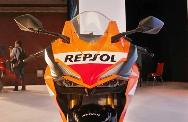 Honda cbr250rr phiên bản repsol 2018 về vn có gì hot - 3