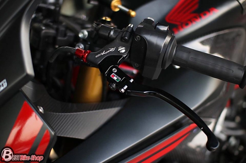 Honda cbr650f độ đầy sức sáng tạo với bộ cánh matte black - 6
