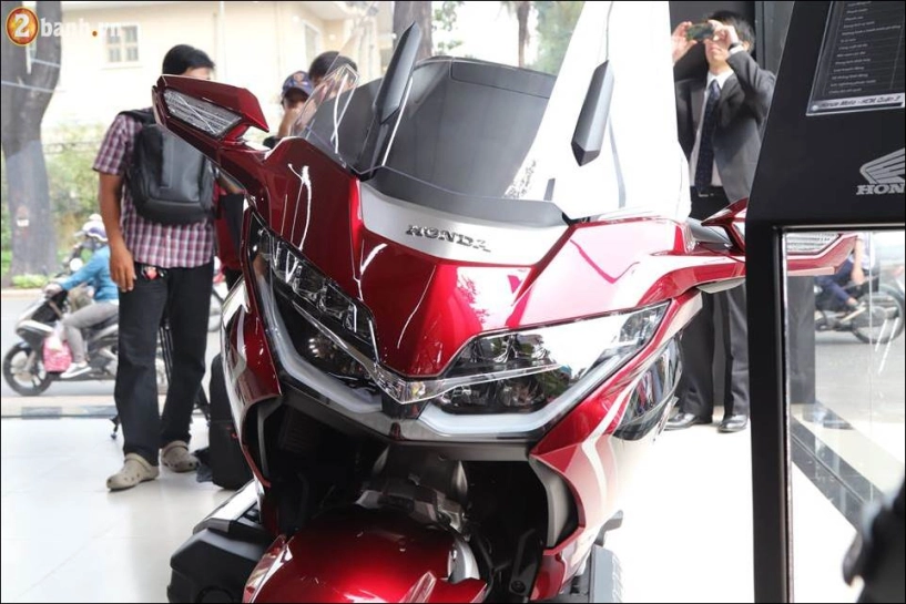 Honda goldwing 2018 giá 12 tỷ vnd tại showroom honda moto việt nam - 3