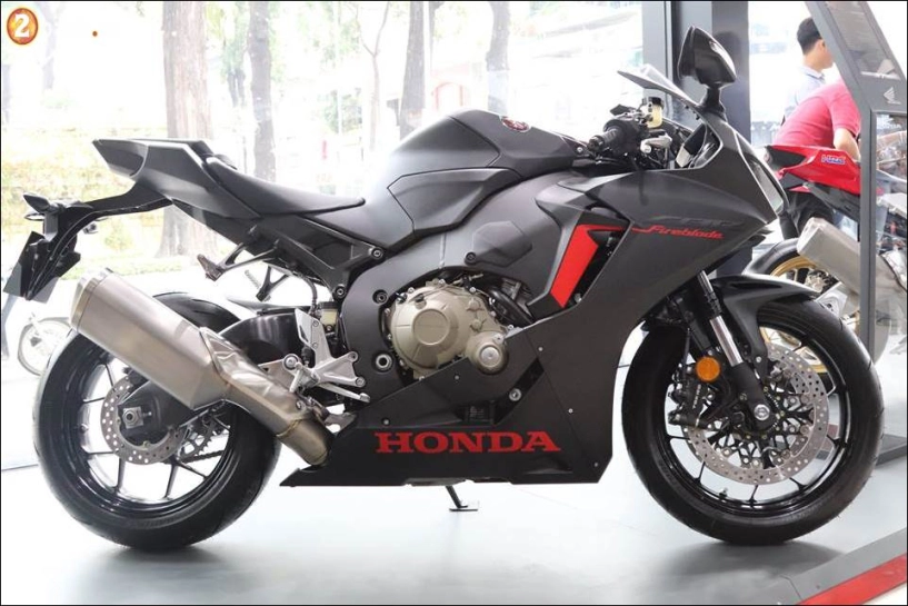 Honda moto bán được 160 xe trong ngày đầu tiên khai trương showroom - 9