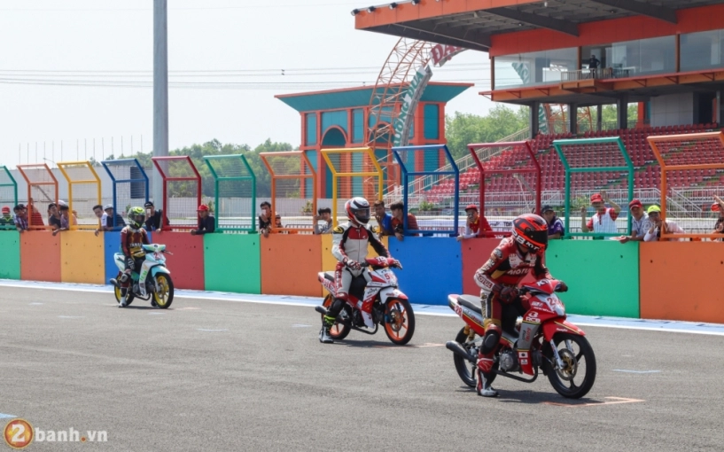 Honda việt nam mở màn giải đua xe mô tô toàn quốc năm 2018 tại trường đua đại nam - 9