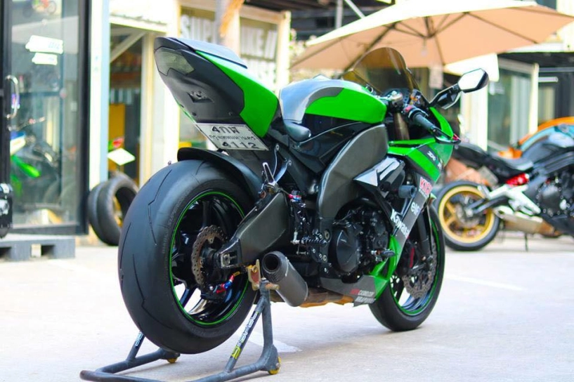 Huyền thoại kawasaki ninja zx-10r hồi sinh sau một bản độ - 13