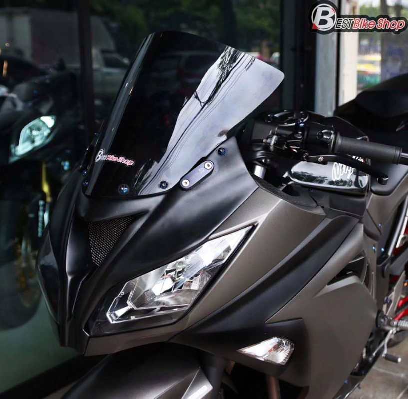 Kawasaki ninja 300 độ kịch độc với thân hình matte black - 1