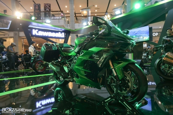 Kawasaki ninja h2 sx se 2018 lộ giá bán - 4