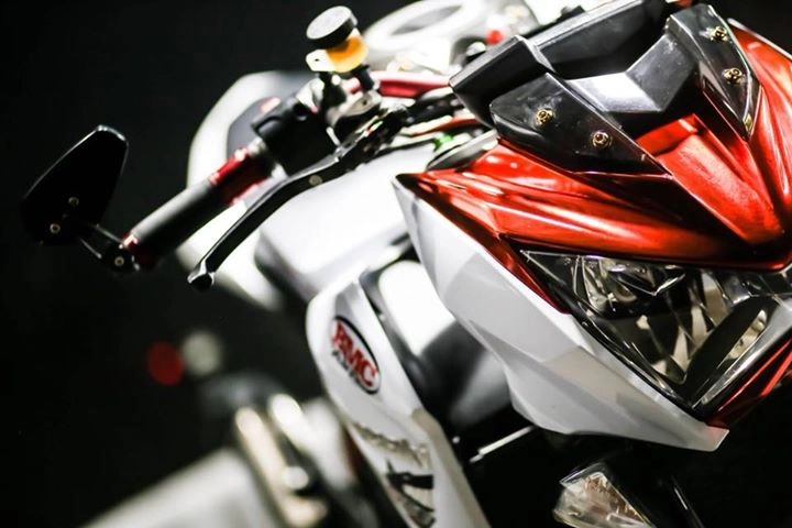Kawasaki z800 độ bảnh tỏn với màu áo trắng tinh khôi - 1