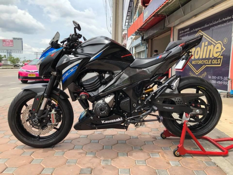 Kawasaki z800 độ cuốn hút cùng tone màu xanh-đen lịch lãm - 3