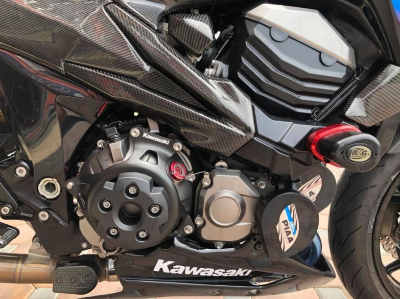 Kawasaki z800 độ cuốn hút cùng tone màu xanh-đen lịch lãm - 11