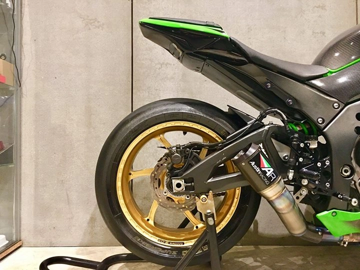 Kawasaki zx-10r chân dung siêu mô tô đình đám trong phân khúc superbike - 9