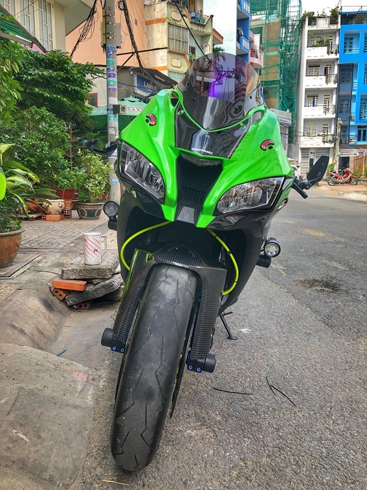 Kawasaki zx-10r đầy nổi bật với trang bị full option của biker việt - 2