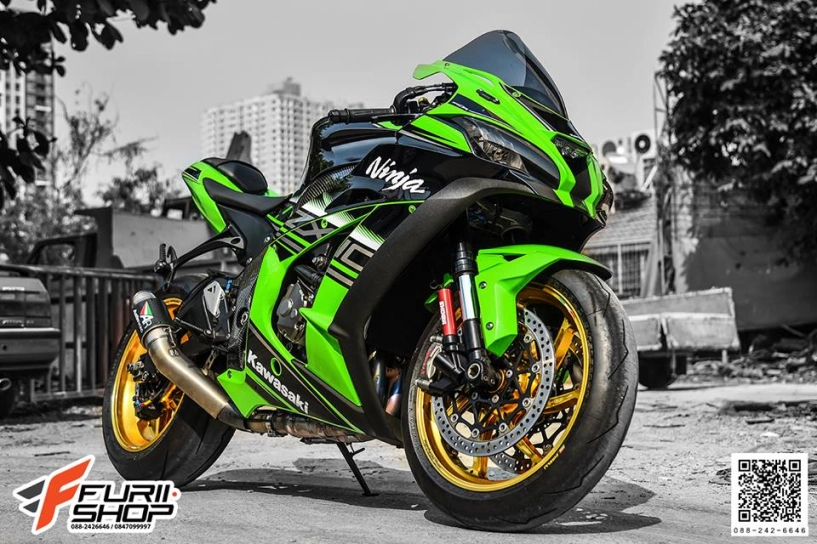 Kawasaki zx-10r tạo dáng cực ngầu bên dàn chân marchesini - 1