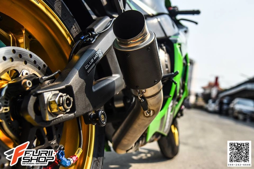 Kawasaki zx-10r tạo dáng cực ngầu bên dàn chân marchesini - 2