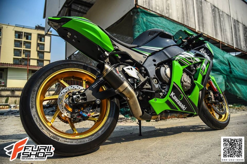 Kawasaki zx-10r tạo dáng cực ngầu bên dàn chân marchesini - 4