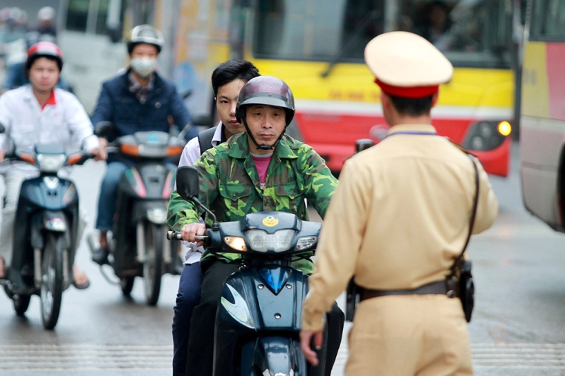 Lỗi không đội mũ bảo hiểm bị phạt bao nhiêu tiền - 1