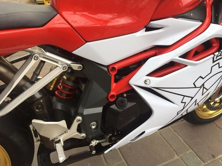 Mv agusta f4r vẻ đẹp bóng bẩy từ superbike ý - 5