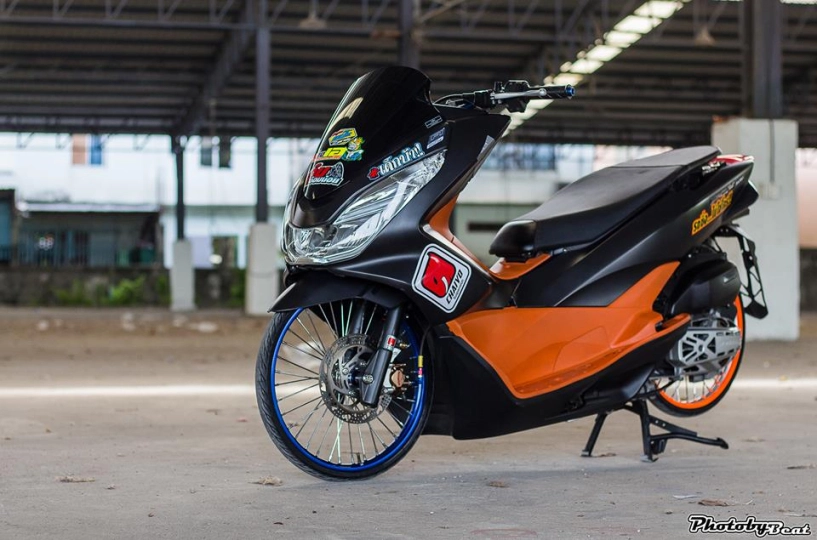 Pcx 150 độ đôi chân teo nhỏ với phong cách chạy sân của biker thái - 10