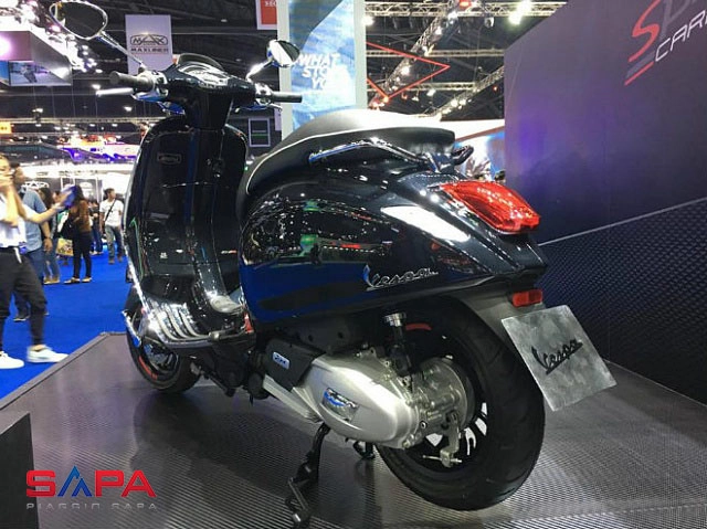 Ra mắt vespa sprint phiên bản carbon 2018 tại việt nam - 4