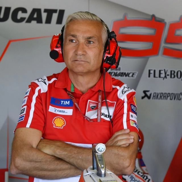 Rossi nhận xét đội đua của ducati racing team như đội đua f1 - 3