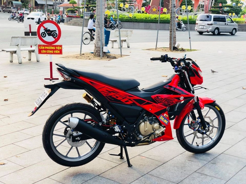 Satria f150 độ đẹp ngất ngây với loạt đồ chơi kiểng của biker bình dương - 2