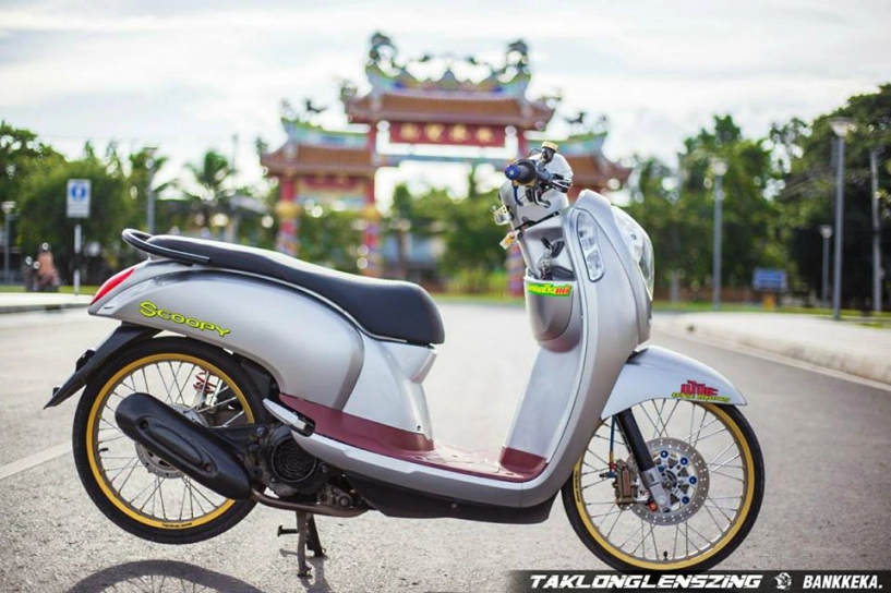 Scoopy độ dàn chân mỏng không tưởng của dân chơi thái - 7