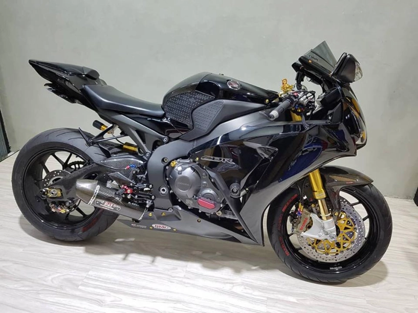 Siêu phẩm bò mộng honda cbr1000rr nâng cấp đen bóng không tỳ vết - 1