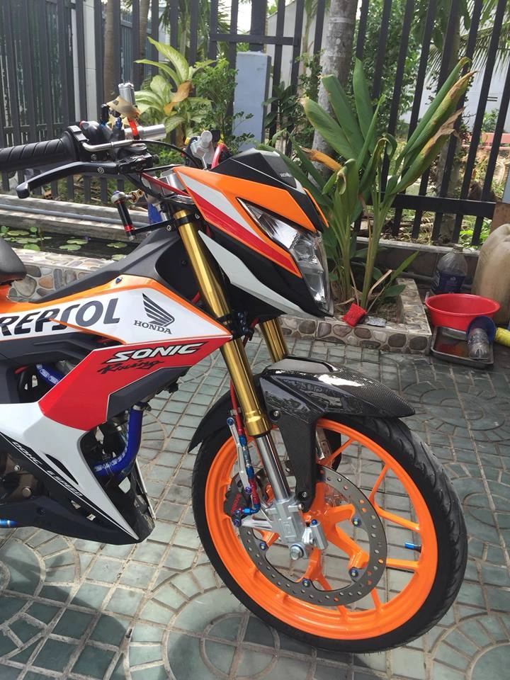 Sonic 150r độ với loạt đồ chơi hạng nặng trong bộ cánh repsol - 5