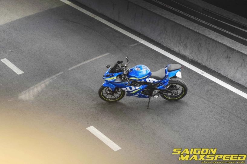 Suzuki gsx r150 độ gây ấn tượng người xem với option đồ chơi đẳng cấp - 16