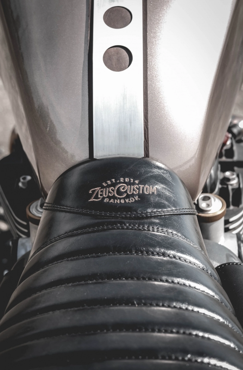Triumph bonneville t120 xế độ cổ điển đậm chất chơi đến từ zeus custom - 9