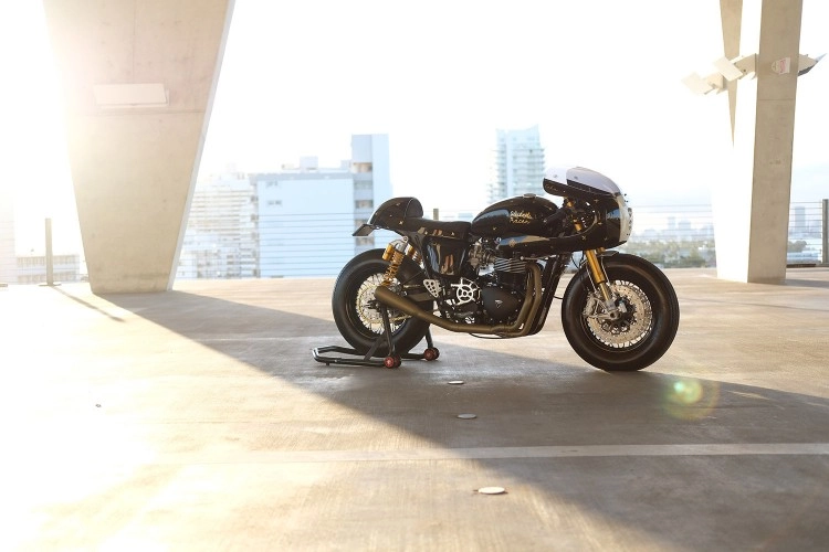 Triumph thruxton đậm phong cách retro custom by cohn racers - 1