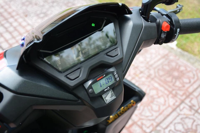 Vario 150 2018 độ siêu đẹp khoe dáng bên con kênh thơ mọng - 4